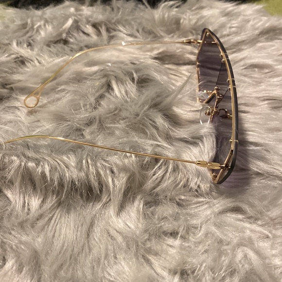 Black Fancy sunglasses - Picture 2 of 2